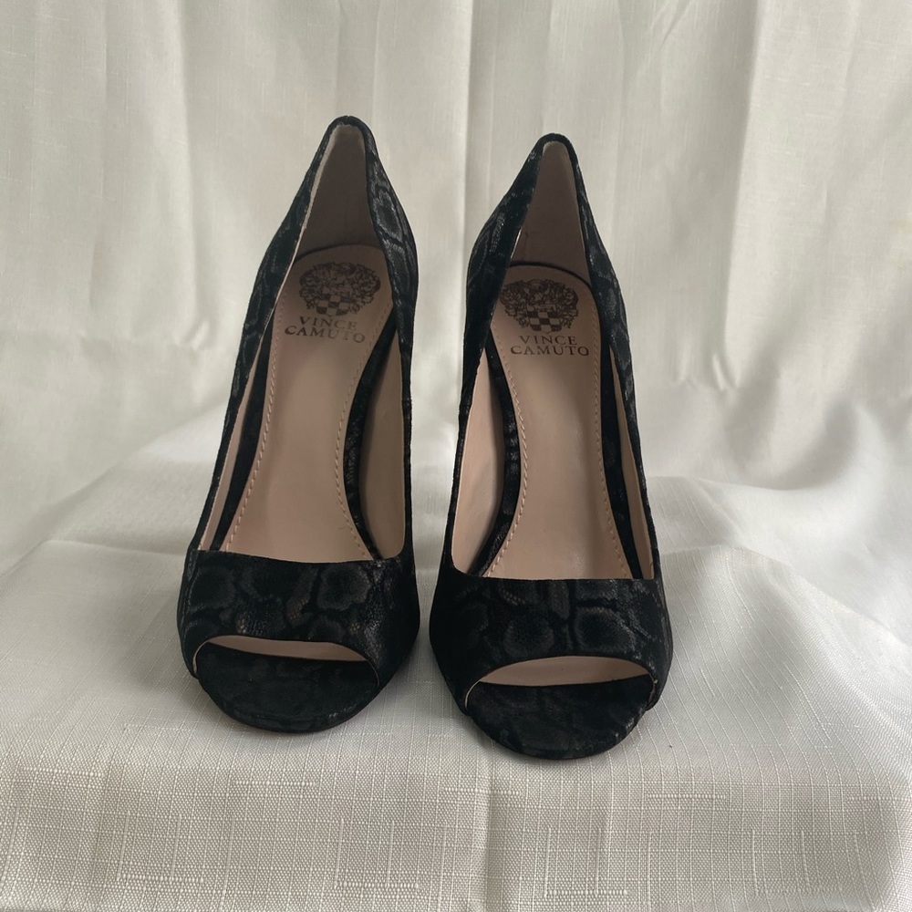 NWT Vince Camino black Leopard print heels